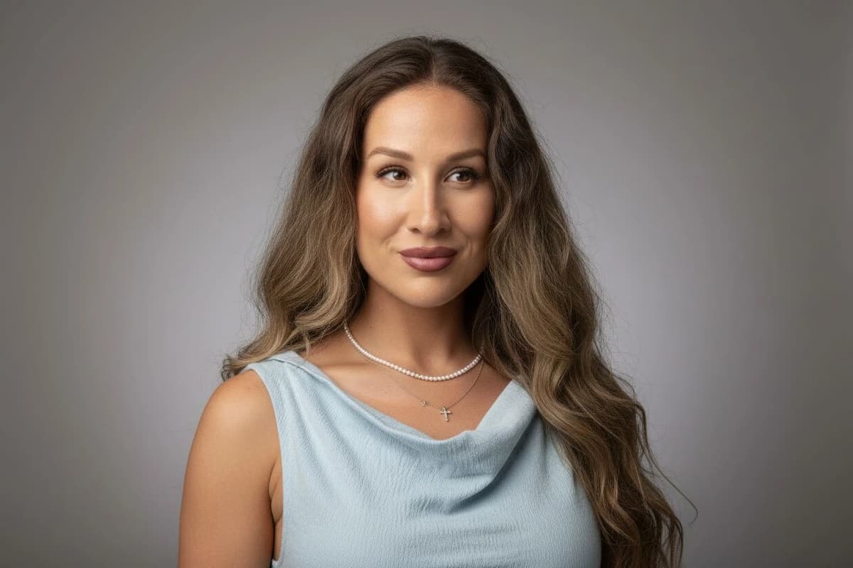 Mia Kape - Client and Artist management